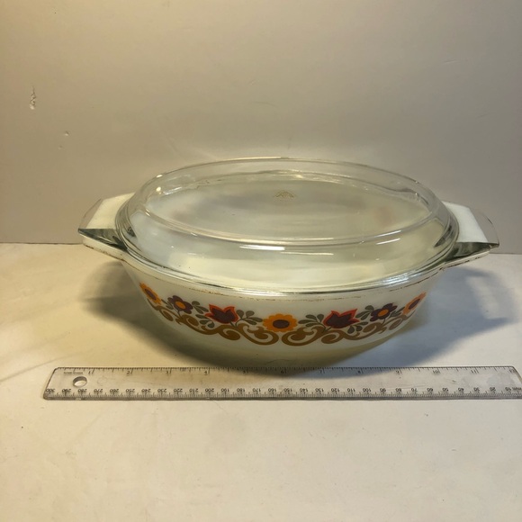Vintage JAJ Pyrex Briarwood Oval Dish with Lid - Picture 3 of 16